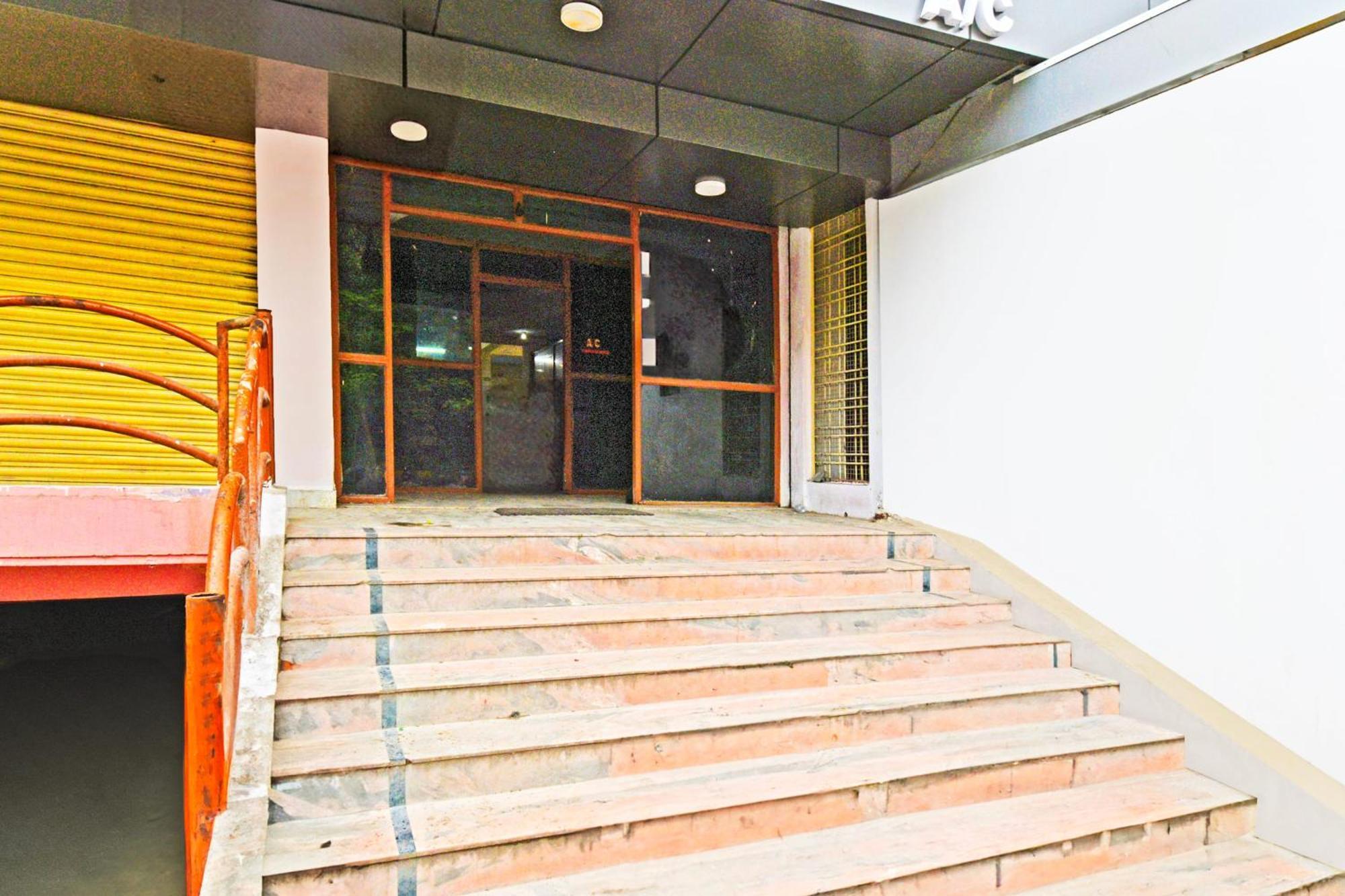 Super Collection O Sanath Nagar Near Railway Station Hotel Hyderabad Ngoại thất bức ảnh